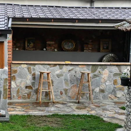 And Hostal *